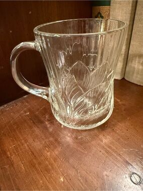 Glcoloc Canterbury Crocus Glass Mug Vintage